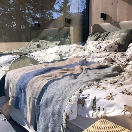 Vidsyn Midjås * Vistad