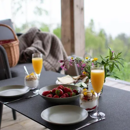 Vidsyn Midjås Camping *